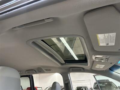 2013 Toyota Sienna XLE 7-Passenger - Photo 24 - Portland, OR 97220