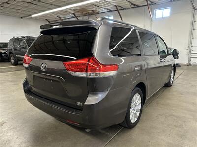 2013 Toyota Sienna XLE 7-Passenger - Photo 3 - Portland, OR 97220