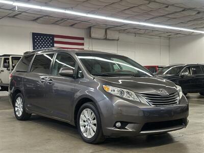 2013 Toyota Sienna XLE 7-Passenger   - Photo 5 - Portland, OR 97220