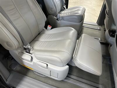 2013 Toyota Sienna XLE 7-Passenger - Photo 37 - Portland, OR 97220