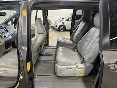 2013 Toyota Sienna XLE 7-Passenger   - Photo 25 - Portland, OR 97220