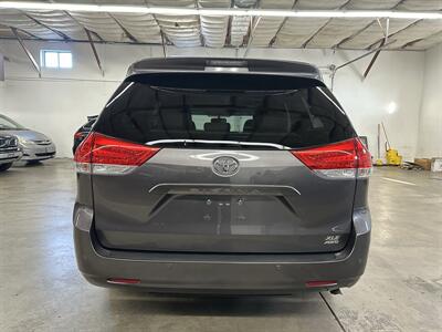 2013 Toyota Sienna XLE 7-Passenger - Photo 4 - Portland, OR 97220