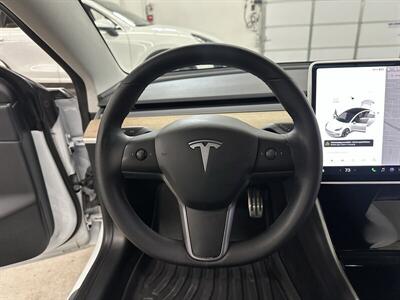 2020 Tesla Model 3 Long Range  1-Owner AWD - Photo 17 - Portland, OR 97220
