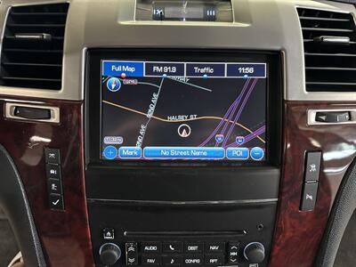 2011 Cadillac Escalade   - Photo 20 - Portland, OR 97220