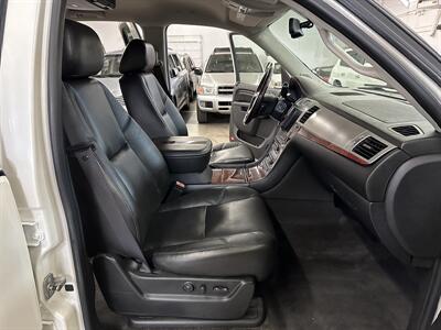 2011 Cadillac Escalade   - Photo 16 - Portland, OR 97220