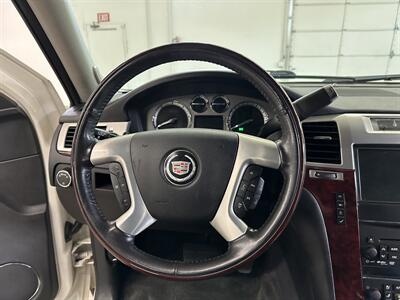 2011 Cadillac Escalade   - Photo 19 - Portland, OR 97220