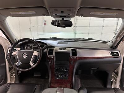 2011 Cadillac Escalade   - Photo 18 - Portland, OR 97220