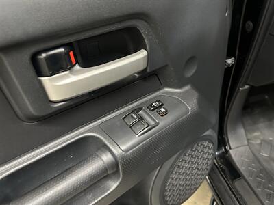 2011 Toyota FJ Cruiser   - Photo 26 - Portland, OR 97220