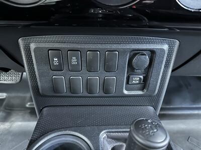 2011 Toyota FJ Cruiser   - Photo 22 - Portland, OR 97220