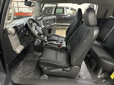 2011 Toyota FJ Cruiser   - Photo 15 - Portland, OR 97220