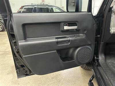 2011 Toyota FJ Cruiser   - Photo 25 - Portland, OR 97220