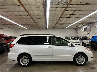 2008 Toyota Sienna XLE   - Photo 2 - Portland, OR 97220