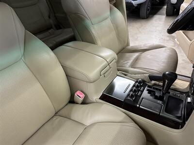 2010 Lexus LX 570   - Photo 22 - Portland, OR 97220