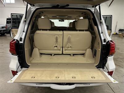 2010 Lexus LX 570   - Photo 15 - Portland, OR 97220