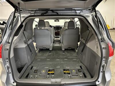 2014 Toyota Sienna Limited 7-Passenger   - Photo 16 - Portland, OR 97220