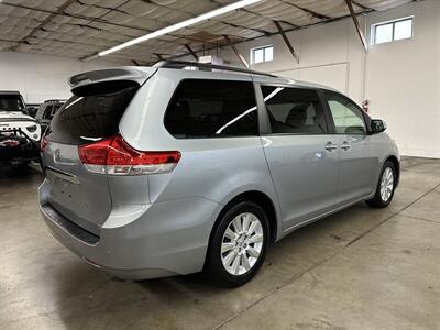 2014 Toyota Sienna Limited 7-Passenger   - Photo 3 - Portland, OR 97220