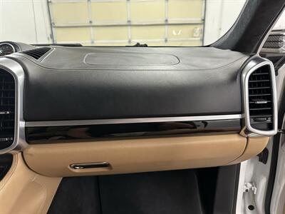 2014 Porsche Cayenne Turbo - Photo 36 - Portland, OR 97220