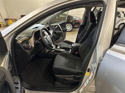 2014 Toyota RAV4 XLE  AWD - Photo 11 - Portland, OR 97220