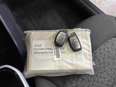 2019 Hyundai IONIQ Electric   - Photo 24 - Portland, OR 97220