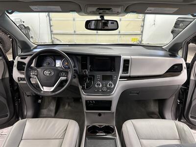 2017 Toyota Sienna XLE 7-Passenger - Photo 19 - Portland, OR 97220
