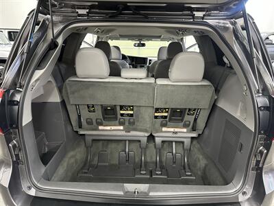 2017 Toyota Sienna XLE 7-Passenger - Photo 17 - Portland, OR 97220