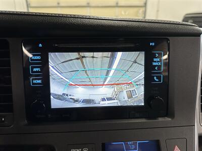 2017 Toyota Sienna XLE 7-Passenger - Photo 22 - Portland, OR 97220