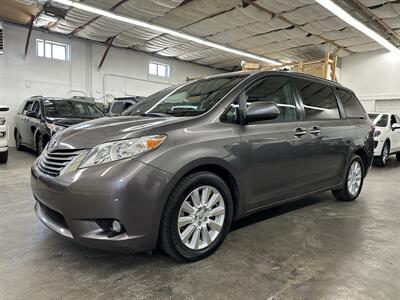 2017 Toyota Sienna XLE 7-Passenger - Photo 6 - Portland, OR 97220