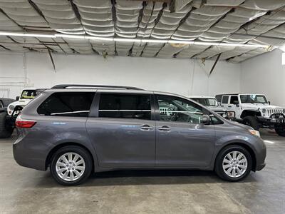 2017 Toyota Sienna XLE 7-Passenger - Photo 2 - Portland, OR 97220