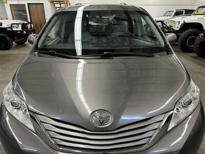 2017 Toyota Sienna XLE 7-Passenger - Photo 41 - Portland, OR 97220
