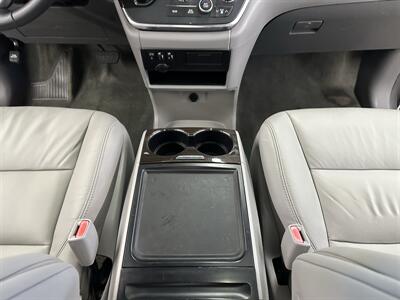 2017 Toyota Sienna XLE 7-Passenger - Photo 35 - Portland, OR 97220