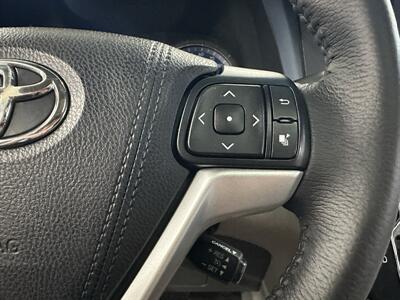 2017 Toyota Sienna XLE 7-Passenger - Photo 29 - Portland, OR 97220