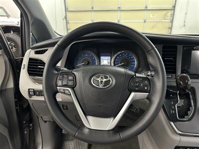 2017 Toyota Sienna XLE 7-Passenger - Photo 20 - Portland, OR 97220