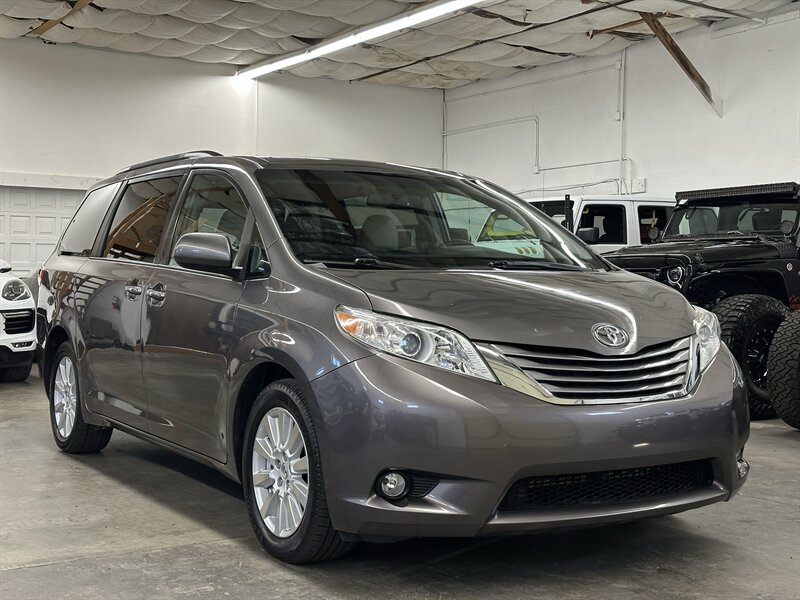 2017 Toyota Sienna XLE 7-Passenger   - Photo 1 - Portland, OR 97220