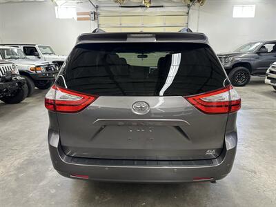 2017 Toyota Sienna XLE 7-Passenger - Photo 4 - Portland, OR 97220