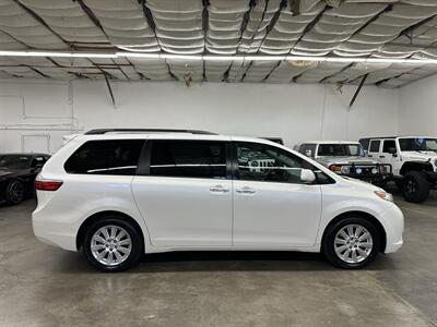 2015 Toyota Sienna XLE 7-Passenger - Photo 2 - Portland, OR 97220
