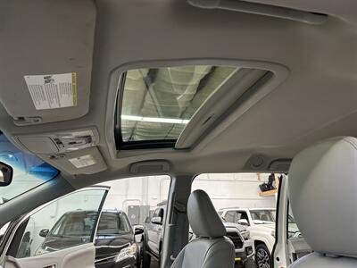 2015 Toyota Sienna XLE 7-Passenger - Photo 34 - Portland, OR 97220