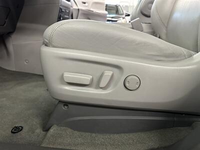 2015 Toyota Sienna XLE 7-Passenger - Photo 32 - Portland, OR 97220