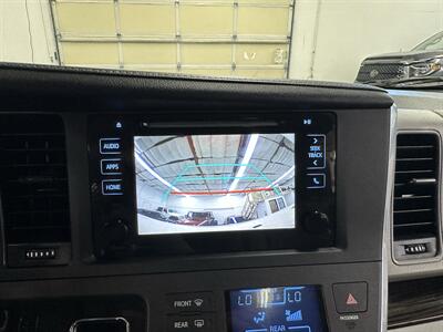 2015 Toyota Sienna XLE 7-Passenger - Photo 24 - Portland, OR 97220