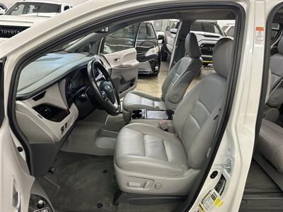 2015 Toyota Sienna XLE 7-Passenger - Photo 13 - Portland, OR 97220