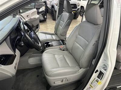 2015 Toyota Sienna XLE 7-Passenger - Photo 38 - Portland, OR 97220