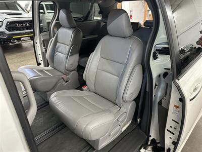 2015 Toyota Sienna XLE 7-Passenger - Photo 39 - Portland, OR 97220