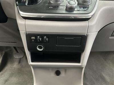2015 Toyota Sienna XLE 7-Passenger - Photo 22 - Portland, OR 97220