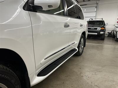 2010 Lexus LX 570   - Photo 48 - Portland, OR 97220