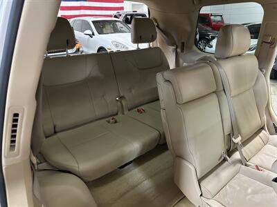 2010 Lexus LX 570   - Photo 16 - Portland, OR 97220
