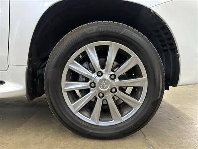 2010 Lexus LX 570   - Photo 9 - Portland, OR 97220