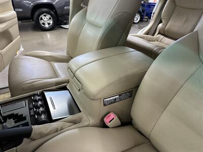 2010 Lexus LX 570   - Photo 40 - Portland, OR 97220