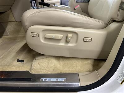 2010 Lexus LX 570   - Photo 29 - Portland, OR 97220