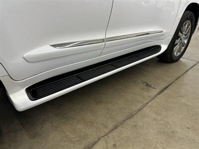 2010 Lexus LX 570   - Photo 49 - Portland, OR 97220