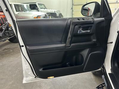 2020 Toyota 4Runner TRD Off-Road Premium - Photo 25 - Portland, OR 97220