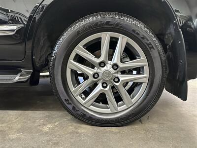 2013 Lexus LX 570 - Photo 25 - Portland, OR 97220